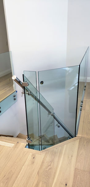 Glass Rail with Stainless Steel Wallmount SSR